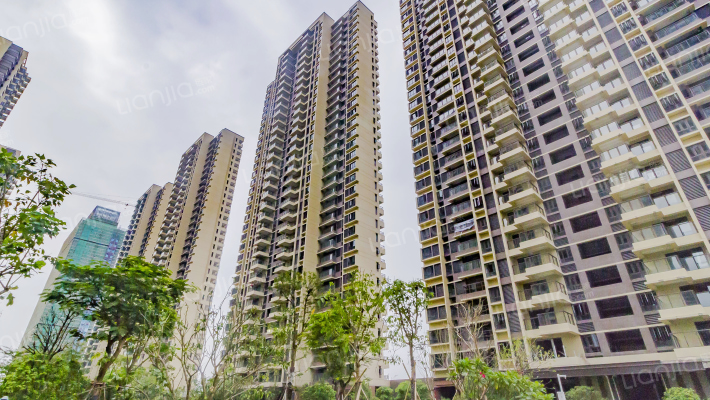 保利滨湖花园外景图