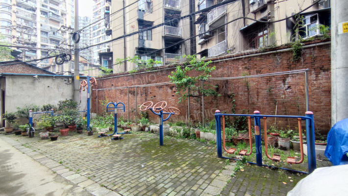 解放大道717号外景图