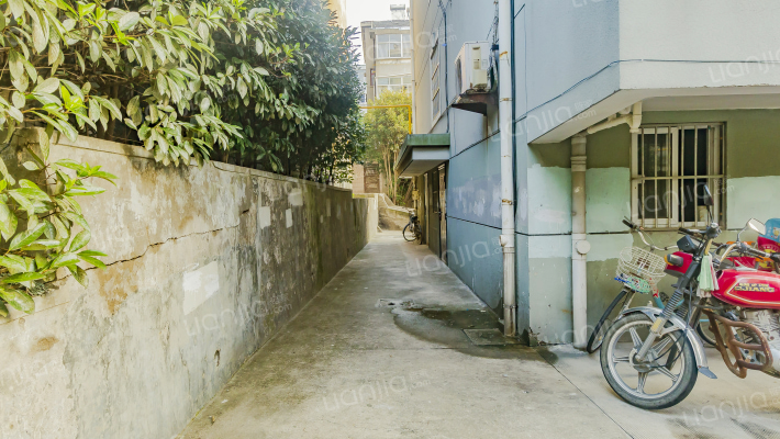 县前新村外景图