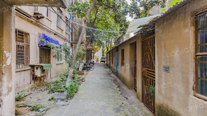 西善桥二钢宿舍外景图