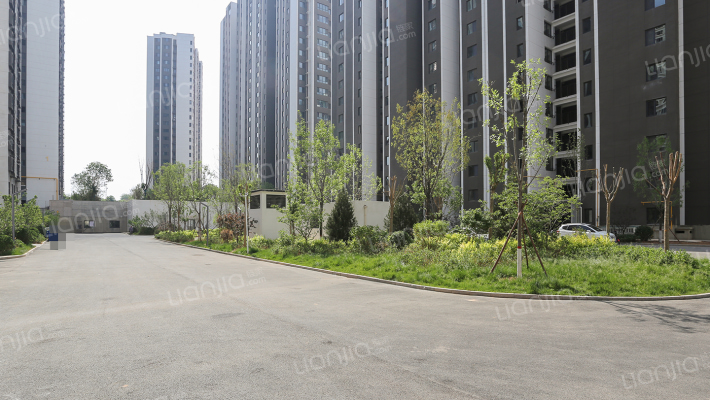 千渡东山晴外景图