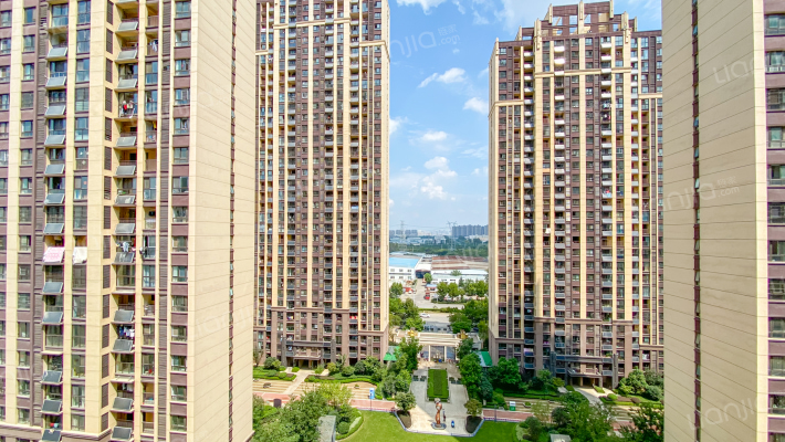 和昌集团中央悦府外景图