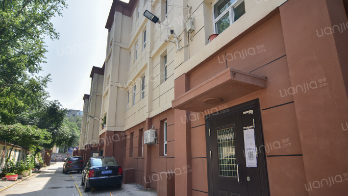 师范学校宿舍外景图