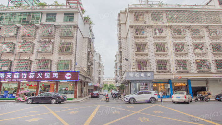 春晗四区外景图