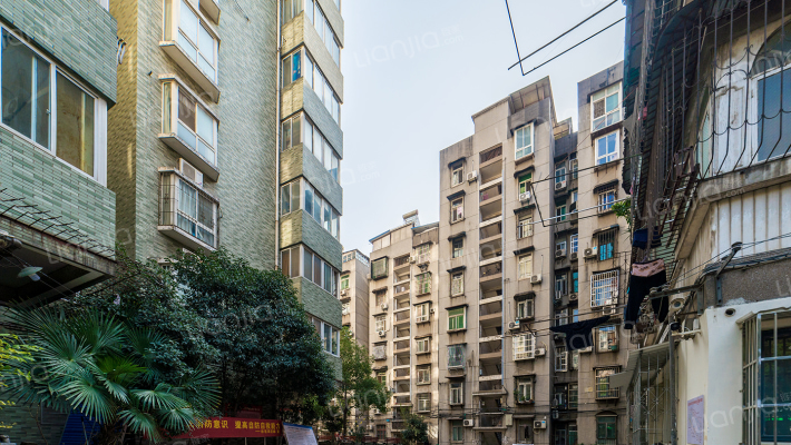 中商宿舍外景图