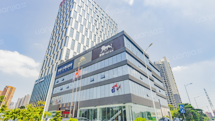 华夏中央广场外景图