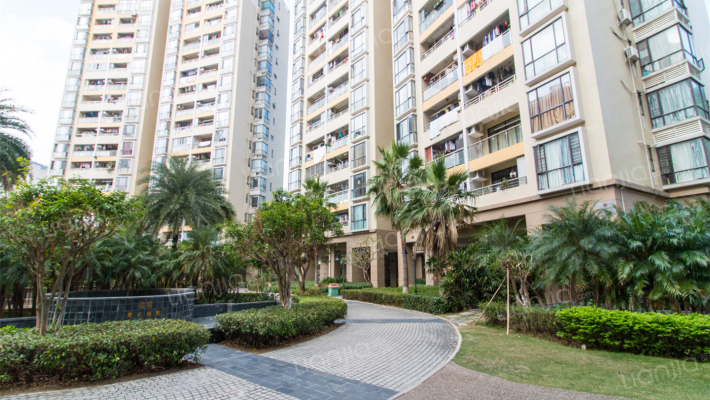 御龙山庄外景图