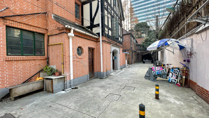 愚园路865弄外景图