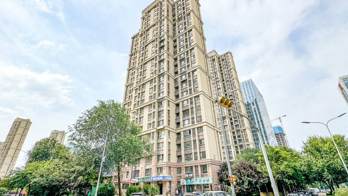 绿地中央广场二区外景图