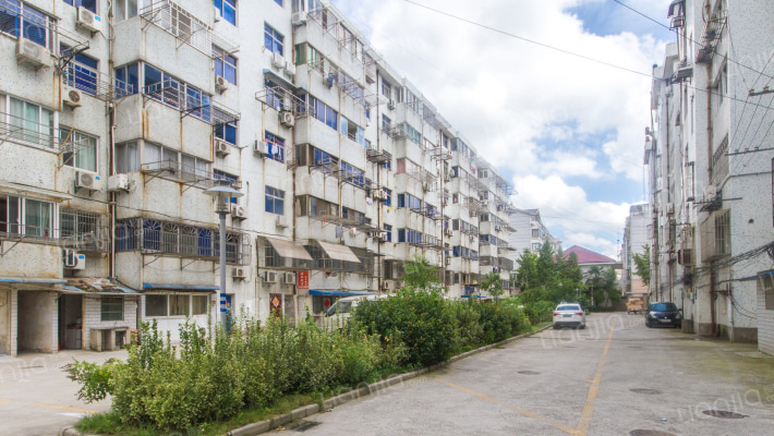 金和小区外景图