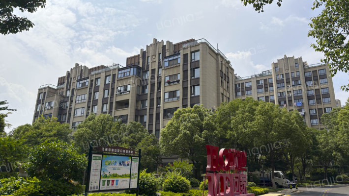 明发香山郡外景图