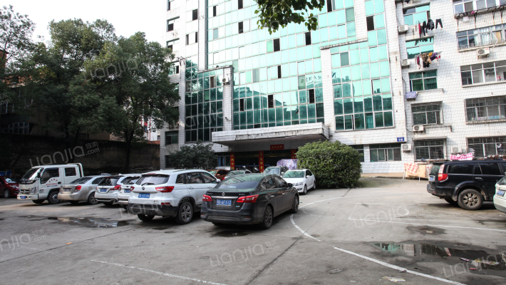 十字街77号外景图