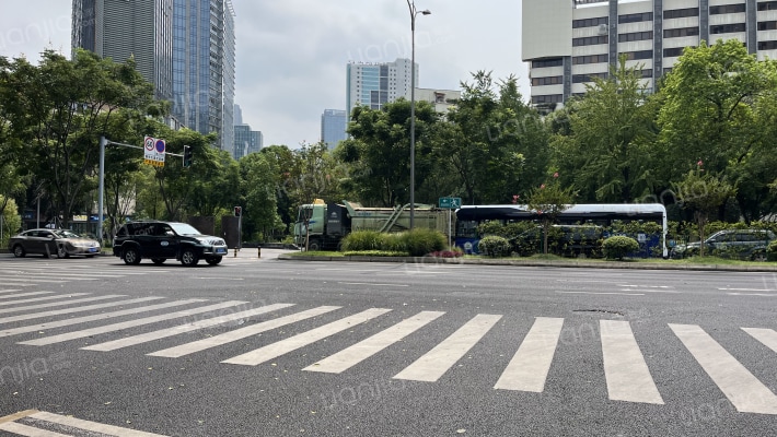 金顺商厦外景图