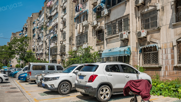 畔苑小区外景图