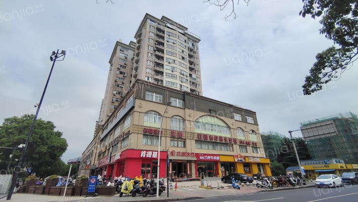 金茂大厦外景图