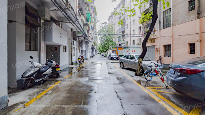 鸿图四街副食宿舍外景图
