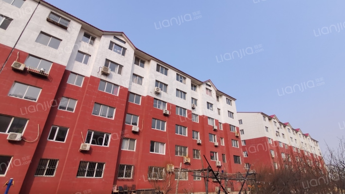 二龙山庄外景图