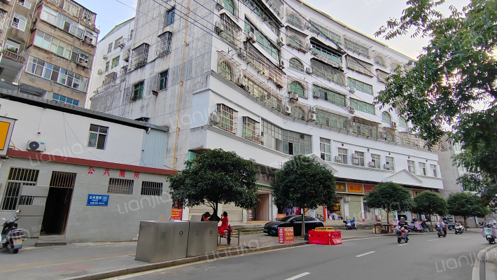 八一路11号外景图