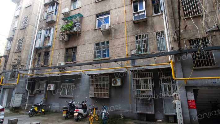 郊区外贸宿舍外景图