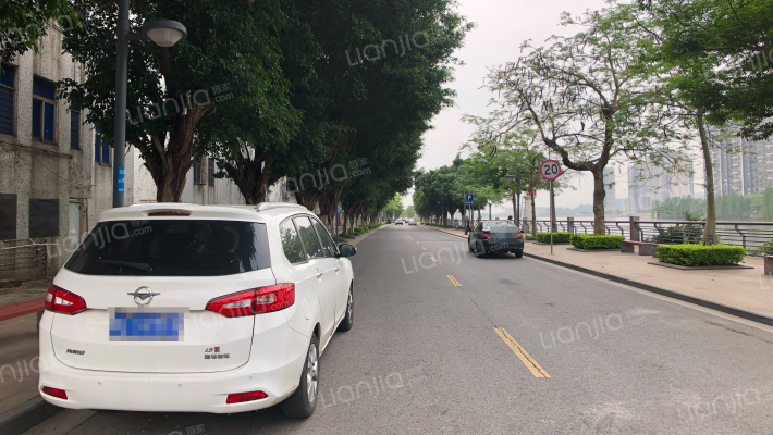 和顺二中教师楼外景图