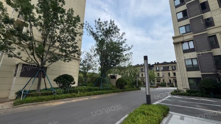 世茂璀璨天樾外景图