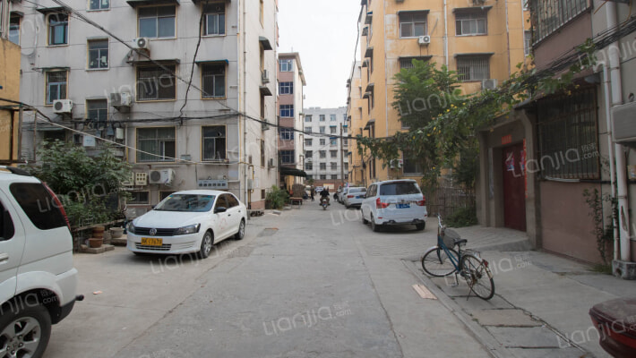 小铁路家属院外景图