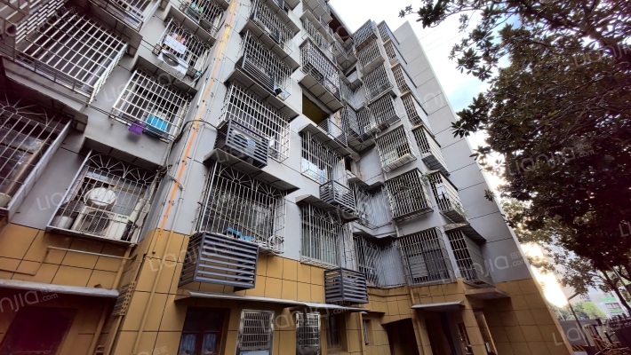 岳麓法院宿舍外景图