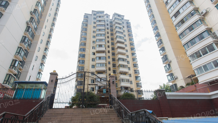 公路小区外景图