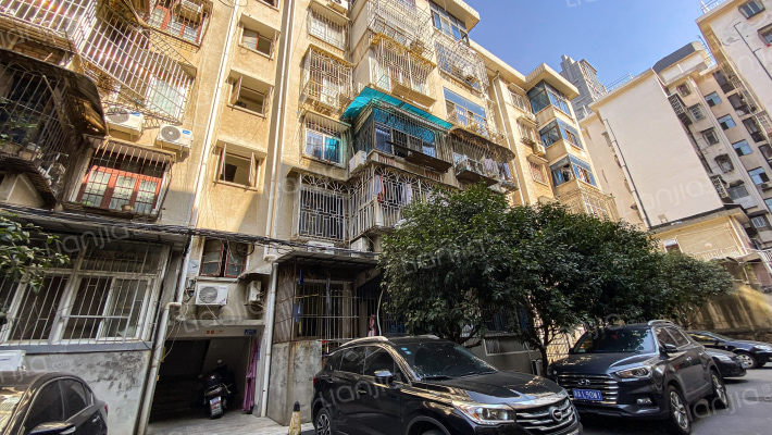 省工艺品宿舍外景图