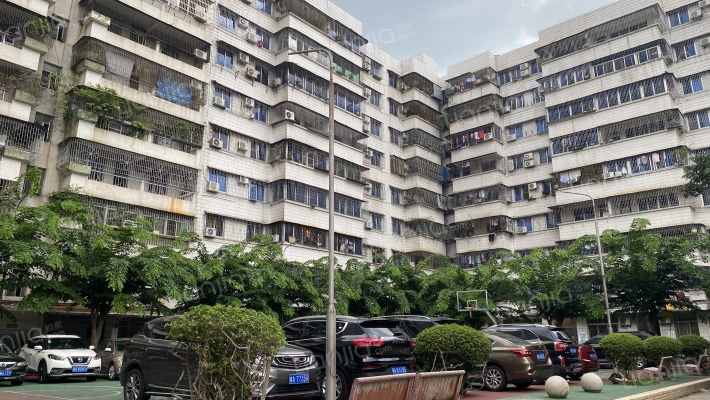 海南省公路管理局职工宿舍区外景图