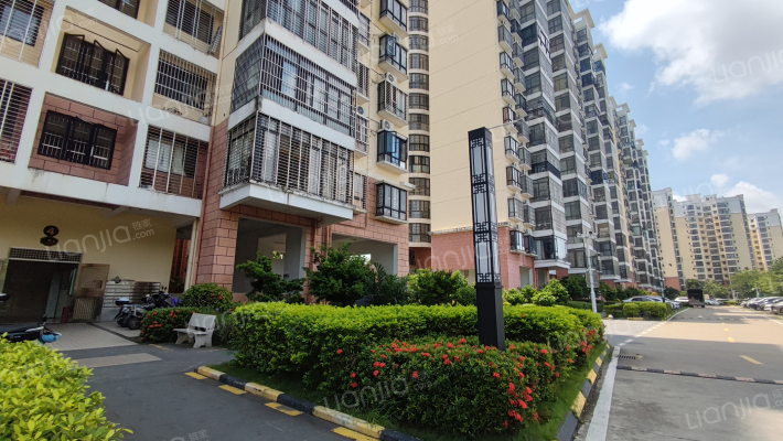 君临华府外景图