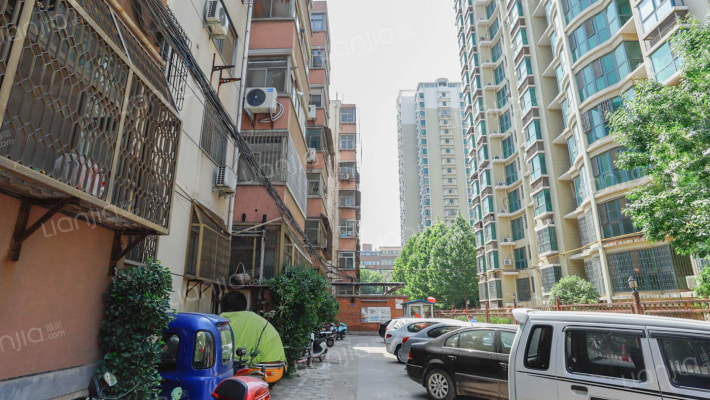 高招办家属院外景图