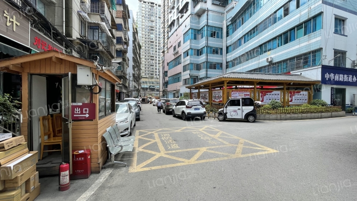 法院街商住楼外景图