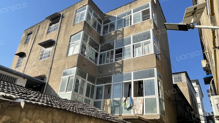 二里井强国巷住宅楼外景图