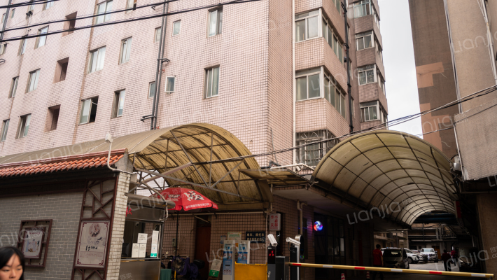 华天大酒店综合楼宿舍外景图