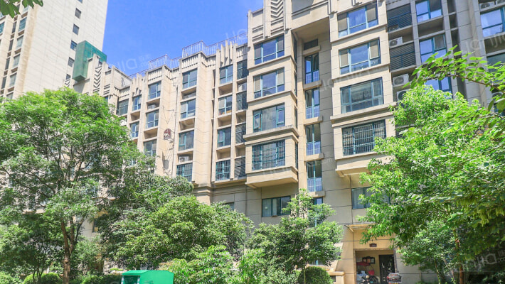 天龙国际广场外景图