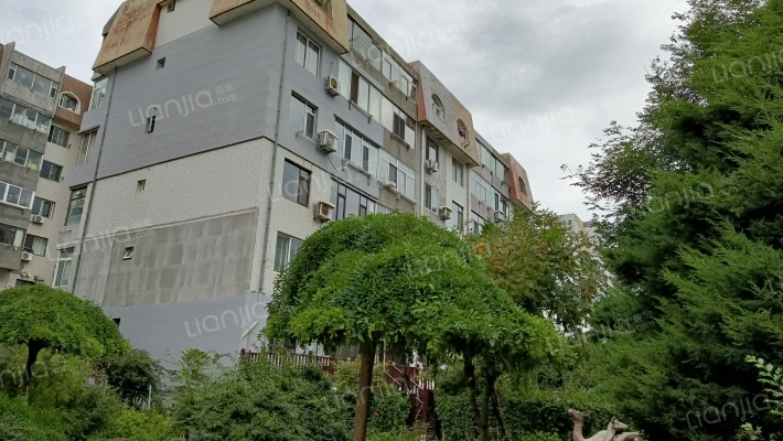 翠南管委会院外景图