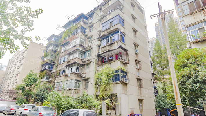 武汉理工大学西社区珞东教师小区外景图