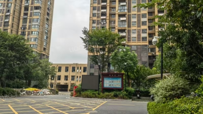 安粮秀山城市广场四期外景图