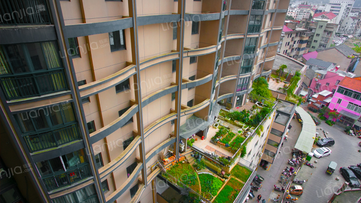 金立大厦外景图