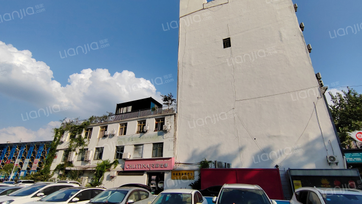 正富大厦外景图