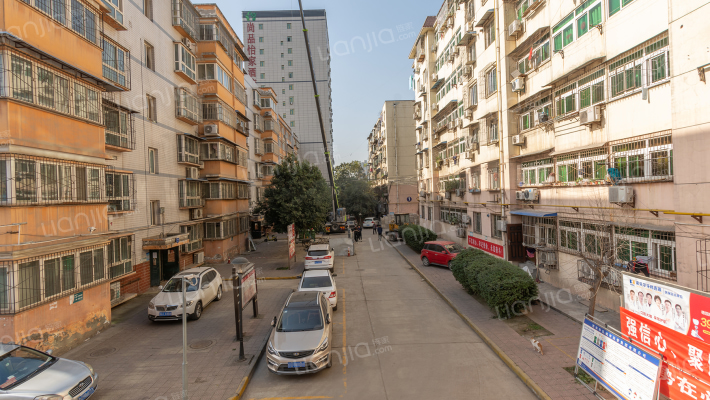 龙华小区外景图