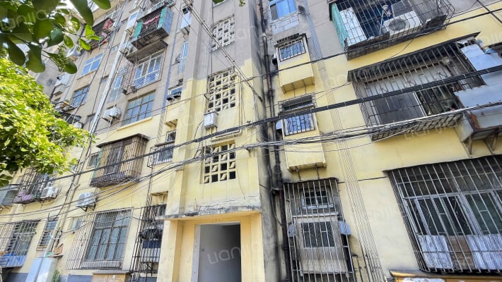 湖北制药厂外景图