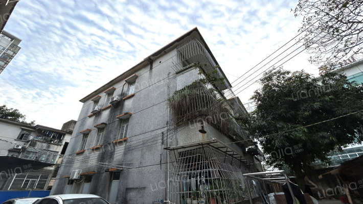 前山梦幻街外景图