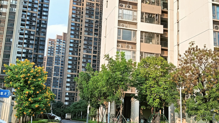 格力地产双子星外景图