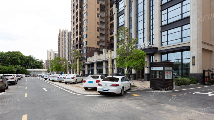 月堤湾畔外景图