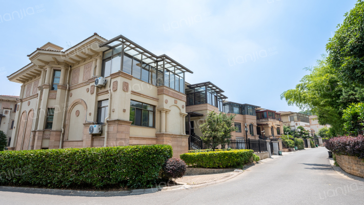 鸿景庄园外景图