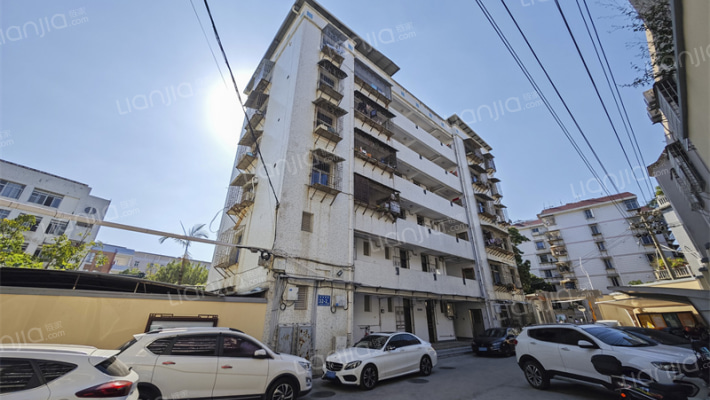 杏南中学教师宿舍外景图