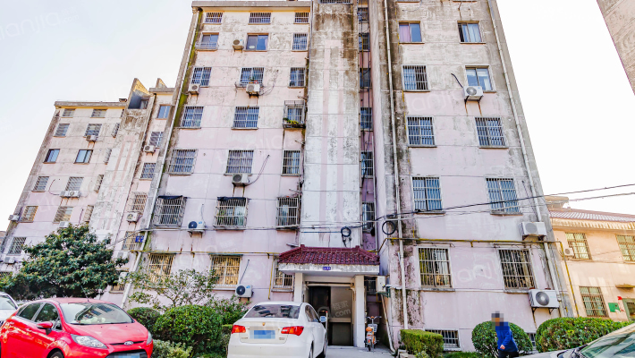 水云东村外景图