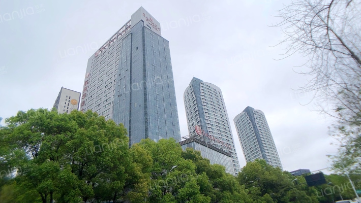 华美达大酒店外景图